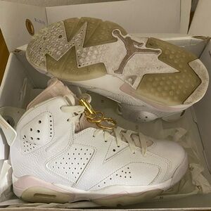 Women’s 7.5 Pink 6 Ring Jordan’s